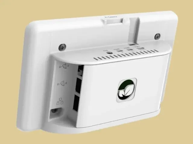 Raspberry Pi 7 inch display és Pi 4 fehér